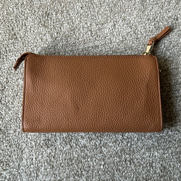Tory Burch crossbody or clutch - Picture 2 of 4